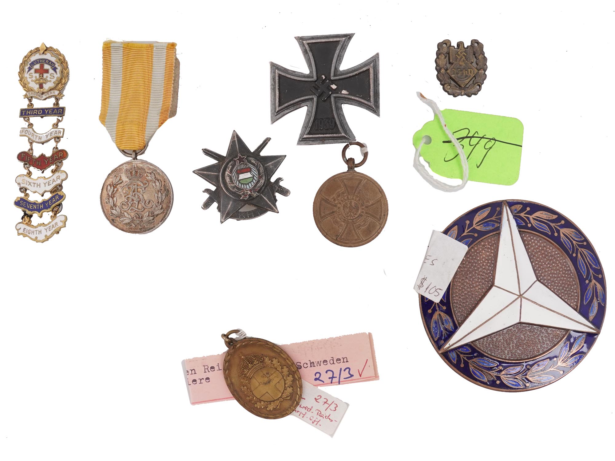 VARIOUS VINTAGE EUROPEAN MILITARY MEDALS PIC-